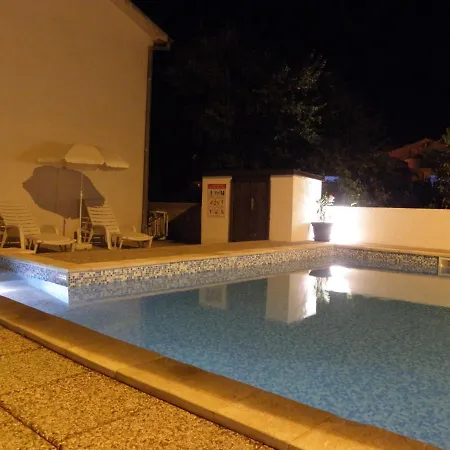 Krepo Ferienhaus Vir