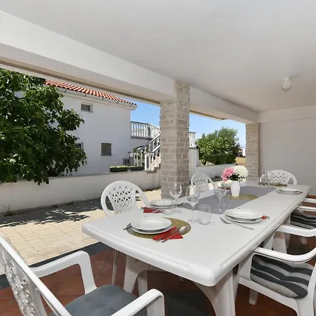 Krepo Ferienhaus *